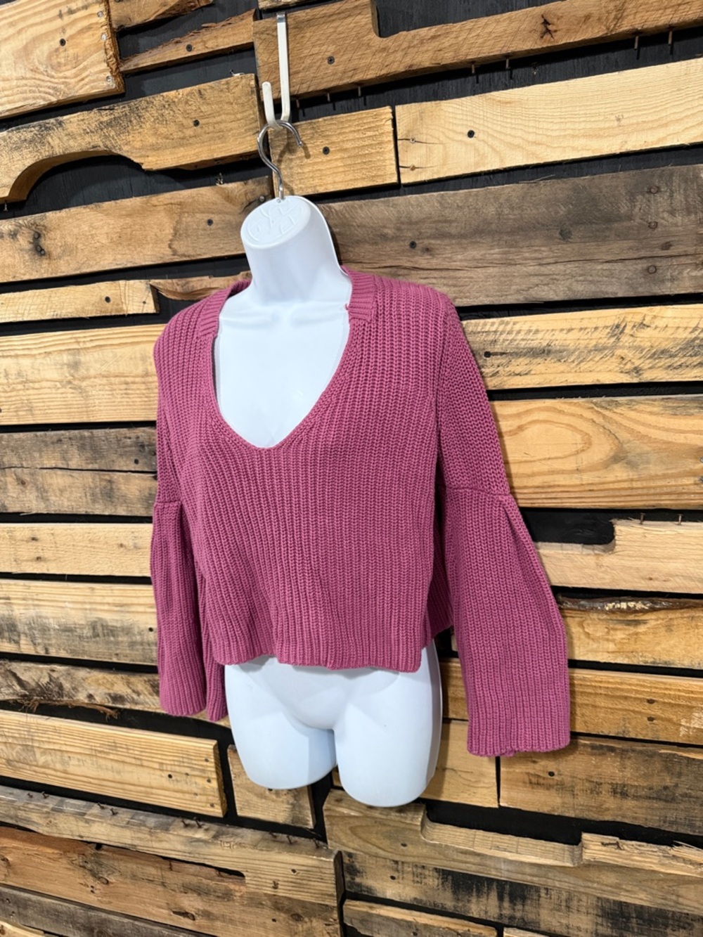 Free People Damsel Bell Sleeve Rib Knit Boxy Crop Rose Sweater Size
Small - Picture 3 of 6